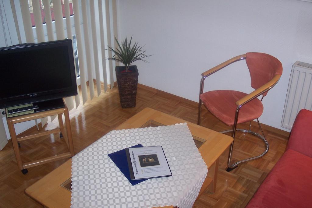 Hotel Garni Zur Bergstrasse Zwingenberg  Phòng bức ảnh