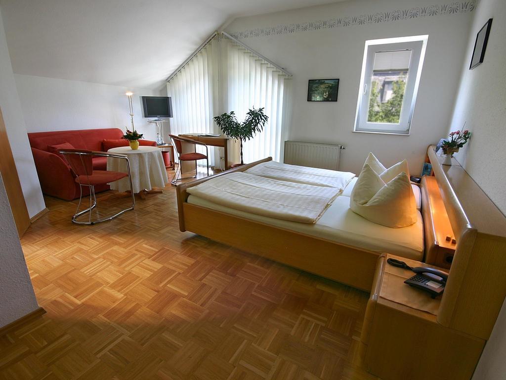 Hotel Garni Zur Bergstrasse Zwingenberg  Phòng bức ảnh