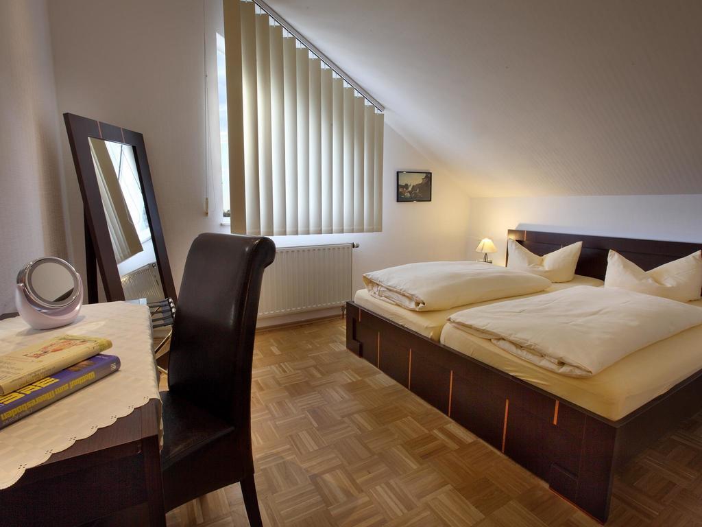 Hotel Garni Zur Bergstrasse Zwingenberg  Phòng bức ảnh
