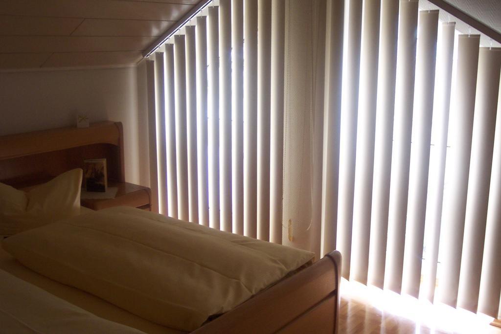 Hotel Garni Zur Bergstrasse Zwingenberg  Phòng bức ảnh